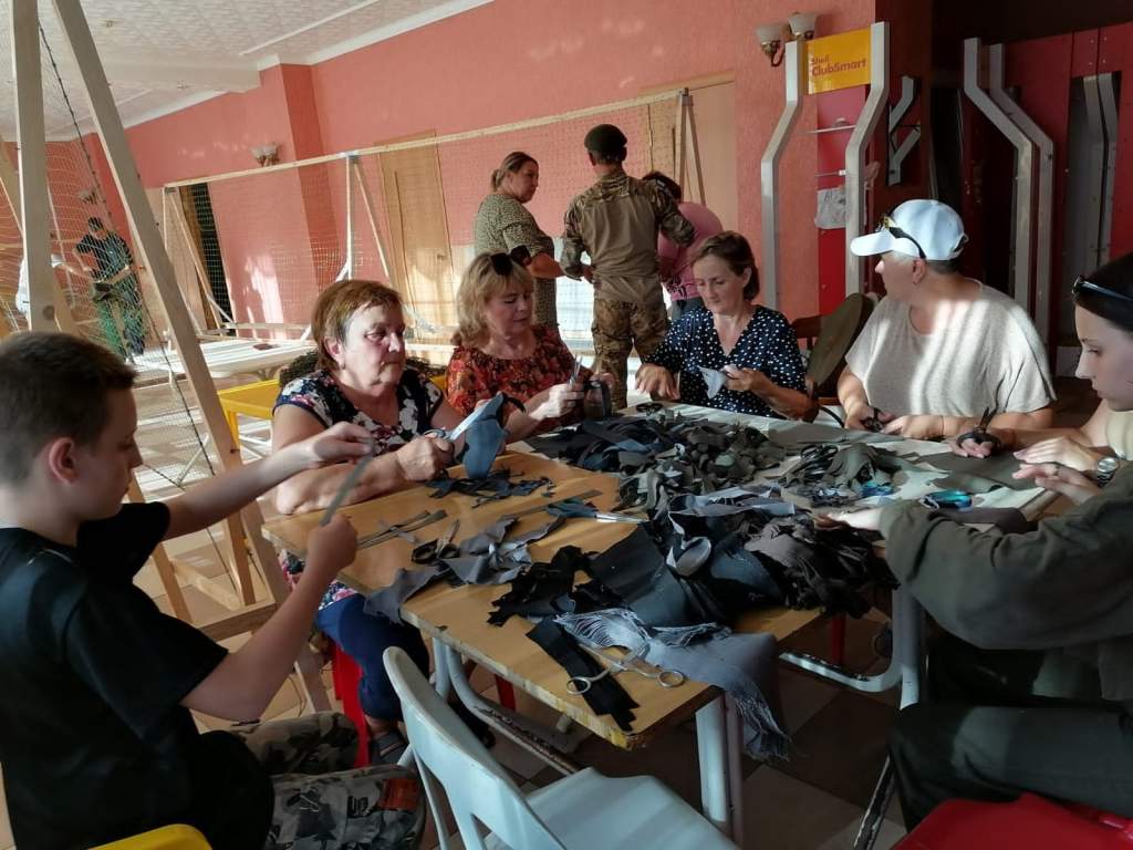 Участник СВО в селе Пешково провел мастер-класс для волонтеров