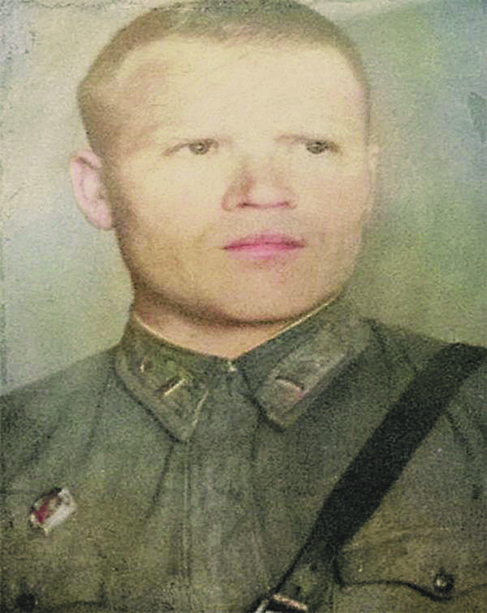 Герой Советского Союза, летчик-бомбардировщик Семен Алешин